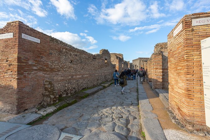 Rome to Pompeii, Sorrento & Capri: 2-Day South Italy Tour - Inclusions and Logistics