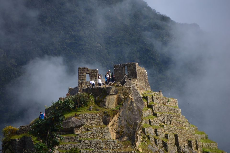 Sacred Valley & Machu Picchu by Train: 2-Day, 1-Night Tour - Day 1: Cusco to Aguas Calientes