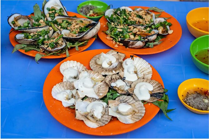 Saigon After Dark With Seafood, Beer & Live Music Bar - Visiting Flower Market and Small Shops