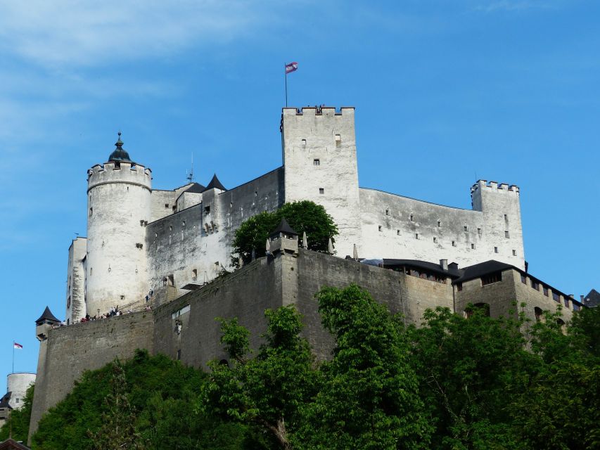 Salzburg: Express Walk With a Local in 60 Minutes - Experience Highlights