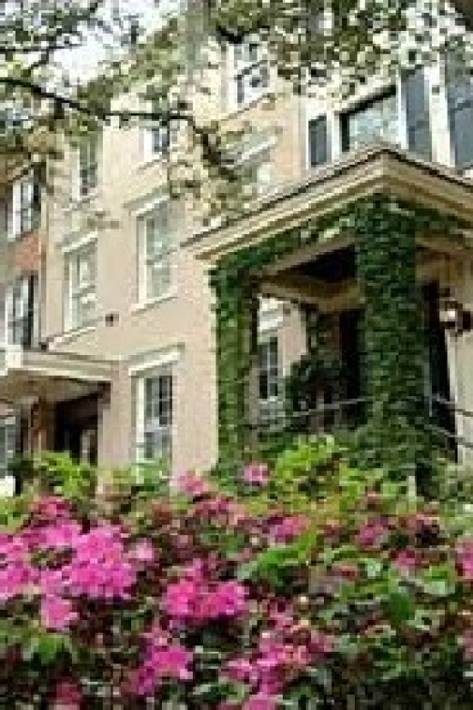 Savannah: History and Southern Hospitality Homes Walk - Key Attractions