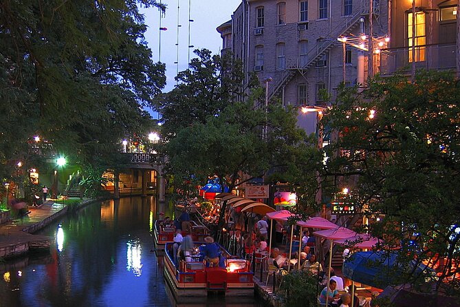 Scenic San Antonio Small Group Night Tour W/Riverwalk Boat Cruise - Experience the River Walk