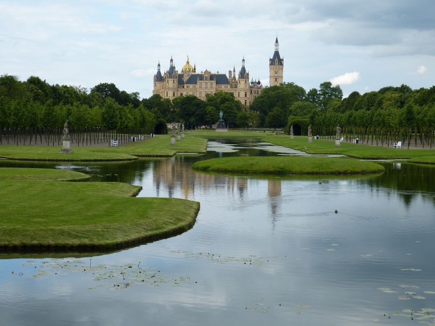 Schwerin - Private Tour of the Castle & Cathedral - Schwerin Castle Highlights