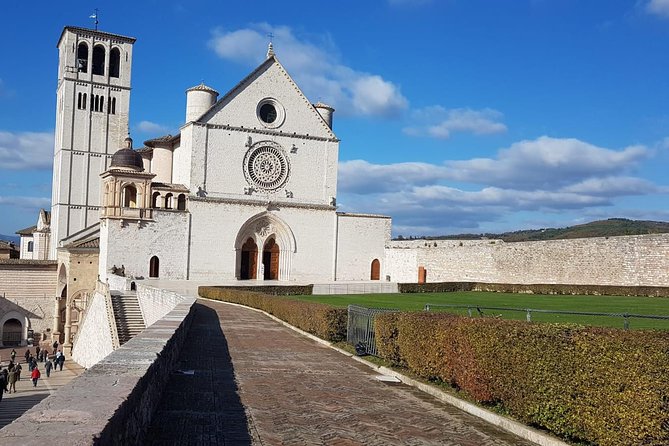 Semi-Private Day Tour Assisi and Orvieto From Rome - Inclusions and Services