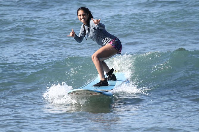 Semi-Private Surf Lesson - 3 Students 1 Instructor - Benefits of Small Group Instruction