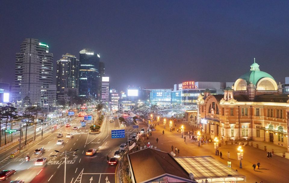 Seoul: Night Tour to Deoksugung Palace and Sevit Seom - Illuminations Along Cheonggyecheon Stream