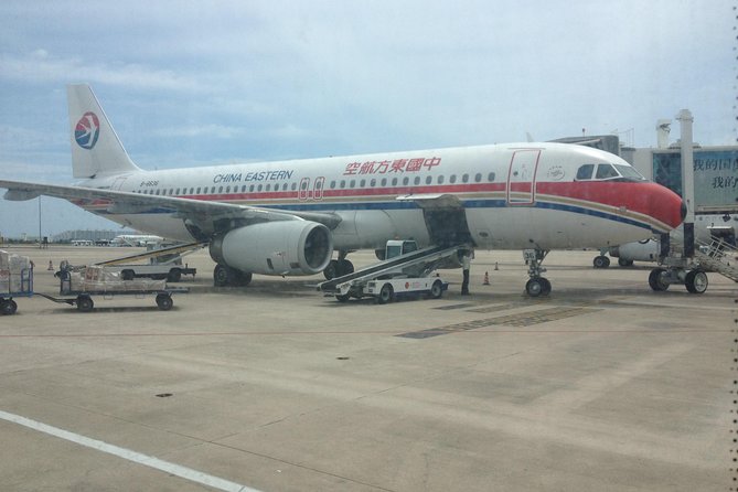 Shanghai Hongqiao Airport Private Departure Transfer in English Services - Key Features