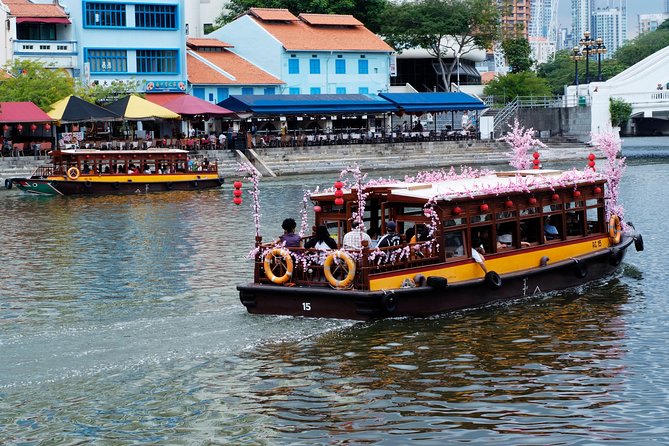 Singapore Group History & Culture Tour:River Cruise, Hawker Dinner & Tea Tasting - Colonial Buildings