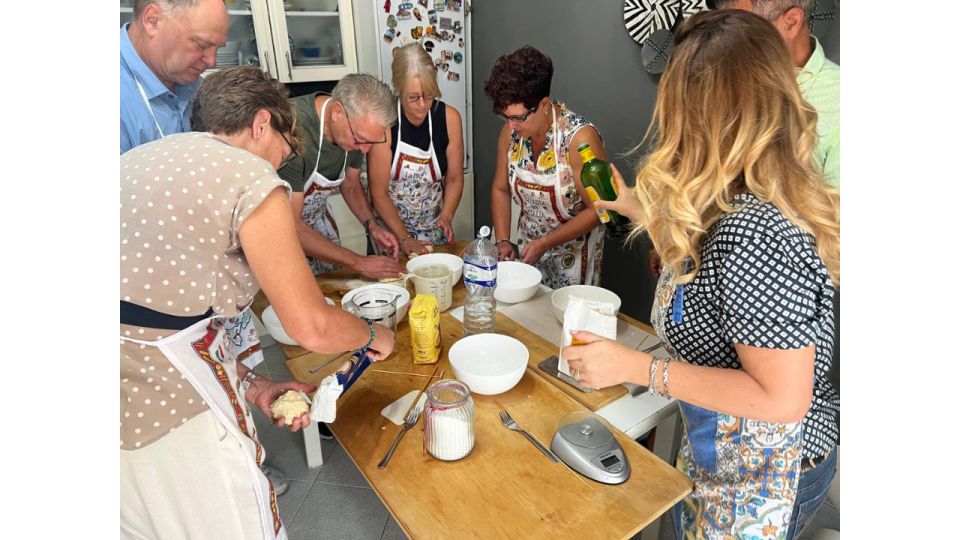 Siracusa: Typical Sicilian Cuisine Cooking Class - Location and Host