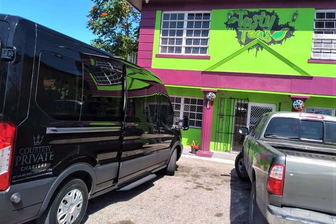 Small Group/ Family Private Roundtrip Airport Shuttle - Meeting Points Explained