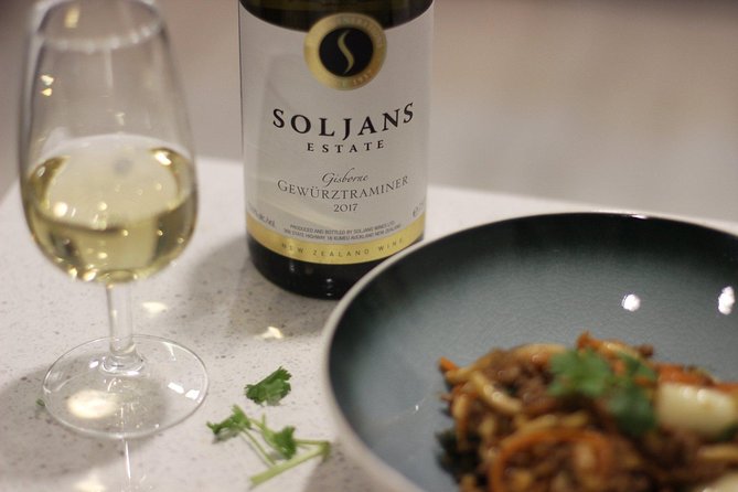 Small-Group Kumeu Wine Country Tour Includes Wine Tastings & Lunch - Included Amenities