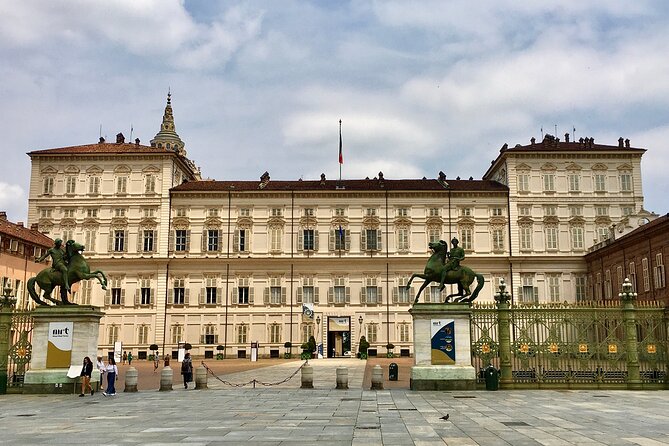 Small-group Royal Palace Skip-the-line Tour - Highlights of the Experience