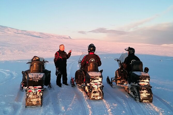 Snowmobile Safari in the Mountain Plateau of Finnmarksvidda - Tour Inclusions and Amenities