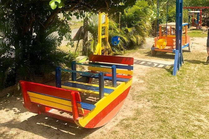 St Maarten Family Deluxe Tour - Delicious Dining Experience