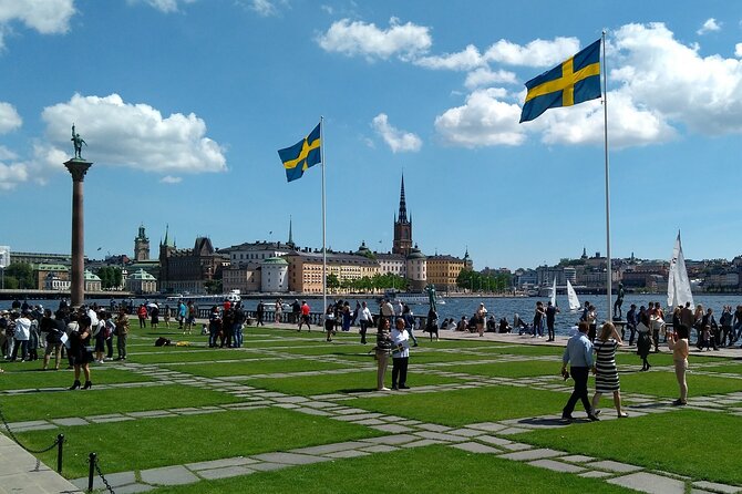 Stockholm- A Beauty On The Water: Old Town Walking Tour and Boat Trip Combined - Scenic Boat Ride Experience