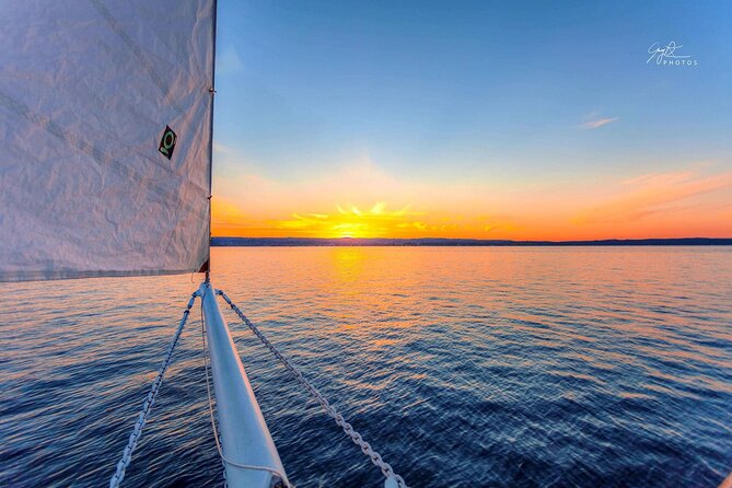 Sunset Sail From Traverse City With Food, Wine & Cocktails - Food and Beverage Highlights