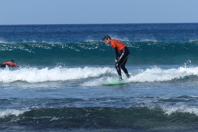 Surf Class in Famara 9:15-12:00 or 11:45-14:30 (2h Class) - Pricing and Payment Options