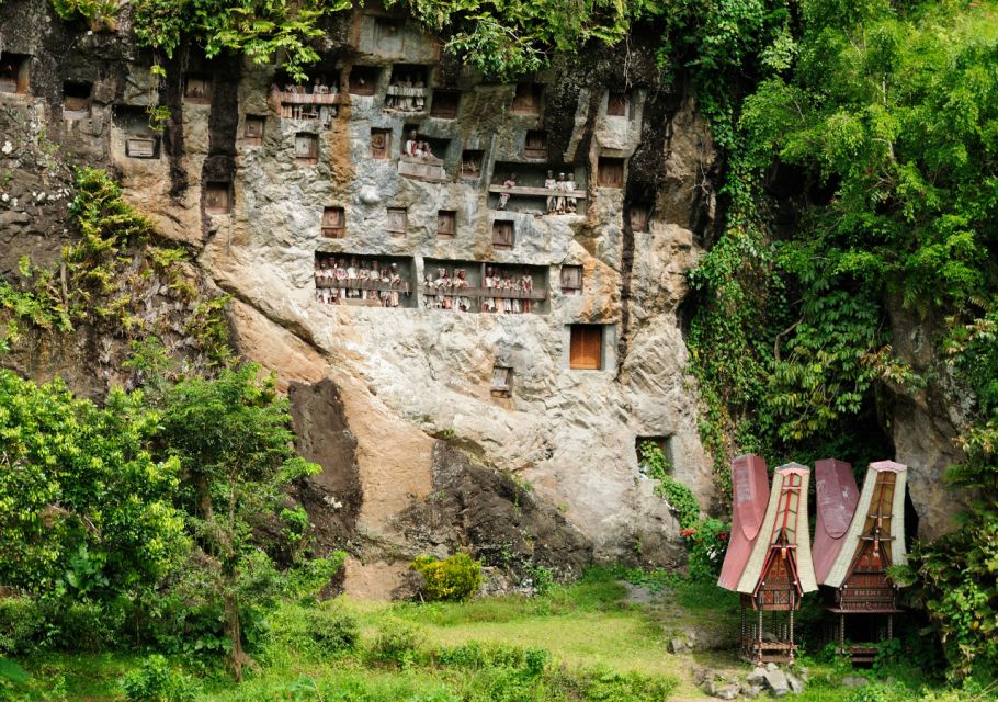 Tana Toraja: Private 3D2N Tour in South Sulawesi - Itinerary Day 1