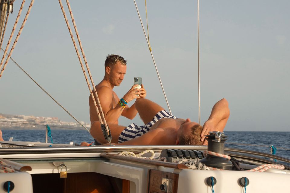 The Giants: Private Sailing Tour With Swim, Drink, & Tapas - Experience Highlights