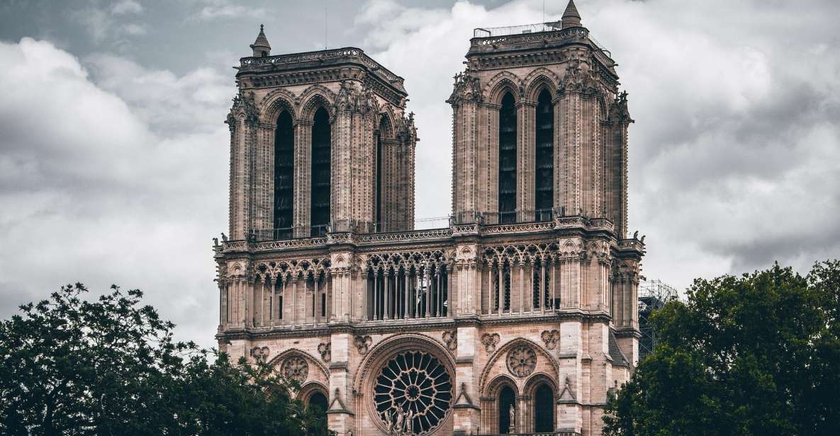 THE MONUMENTS OF PARIS WALKING TOUR FROM OPERA TO NOTRE DAME - Key Sites Along the Route