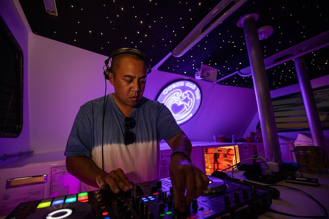 The Premier Waikiki Sunset Party Cruise With Live DJ and Full Bar - Unique Onboard Experience
