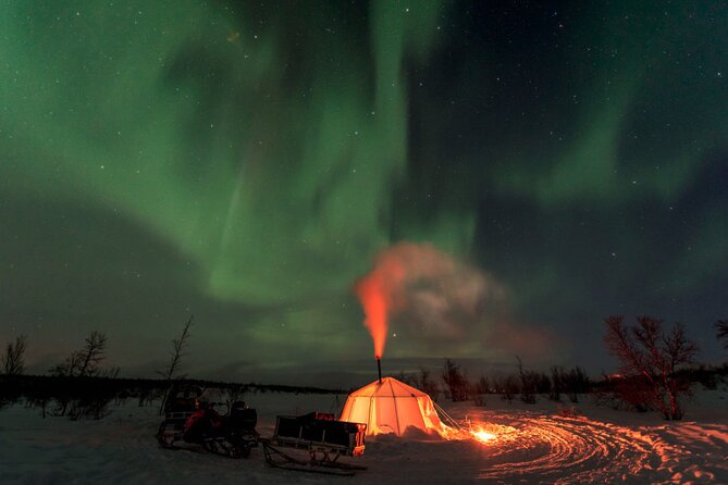 The Ultimate Aurora Photo Adventure - Included Amenities