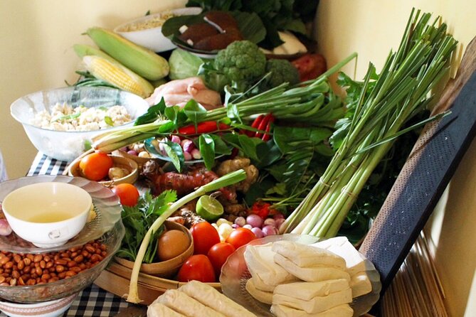 Traditional Balinese Meal in a Multi-Generational Family Compound - Culinary Delights