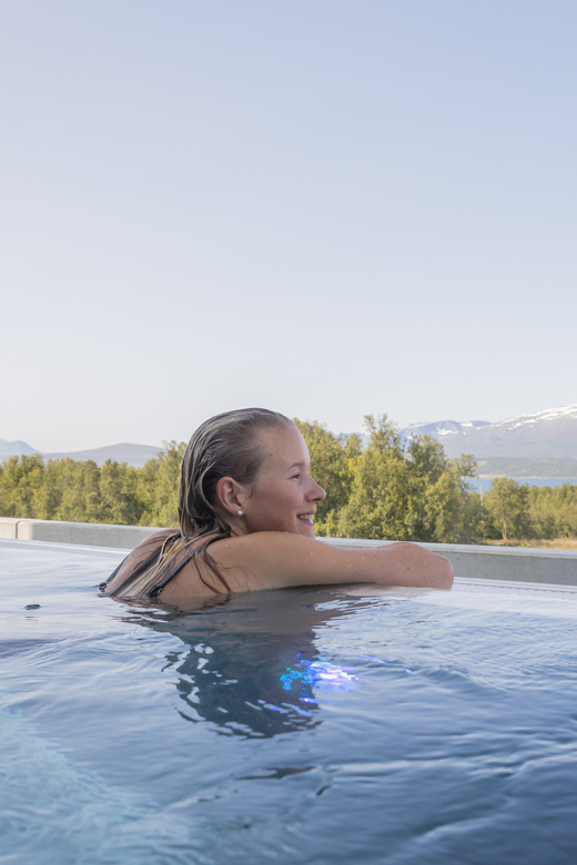 Tromsø: Spa Entry With Bath, Sauna, and Outdoor Heated Pool - Unique Spa Facilities