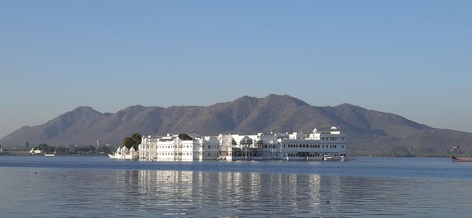 Udaipur: Private City Sightseeing Guided Tour With Tuk Tuk - Experience Highlights