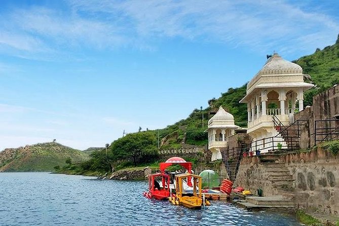 Udaipur Sightseeing Day Tour With Professional Guide and Driver - Inclusions