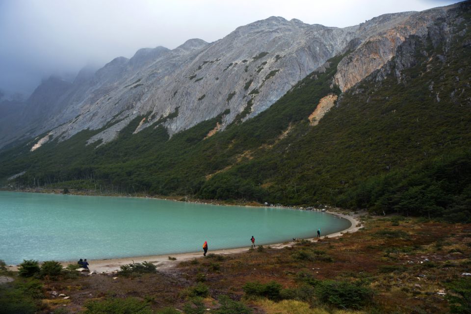 Ushuaia: Esmeralda Lagoon Hiking Tour With Lunch and Drinks - Itinerary Details