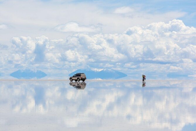 Uyuni Salt Flat 1 Day Tour +Sunset in the Salt Water Region With Mirror Effect - Meeting Points and Pickup