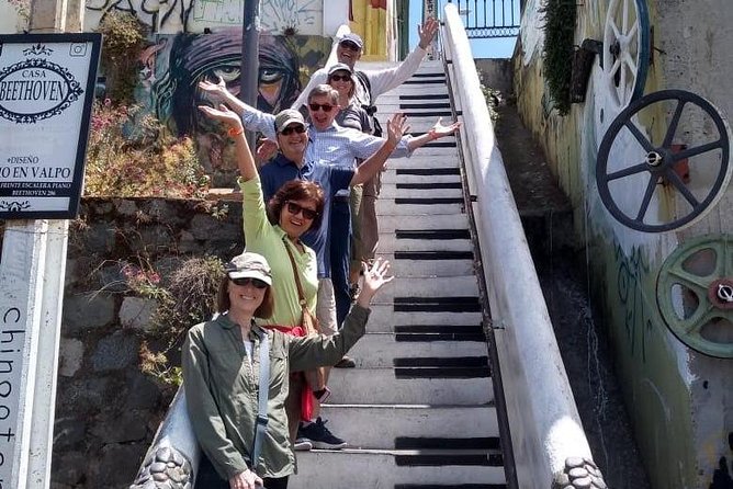 Valpo in 1 Day: Authentic + Famous! Semi-Private Walking Tour & Public Transport - Exploring Local Life