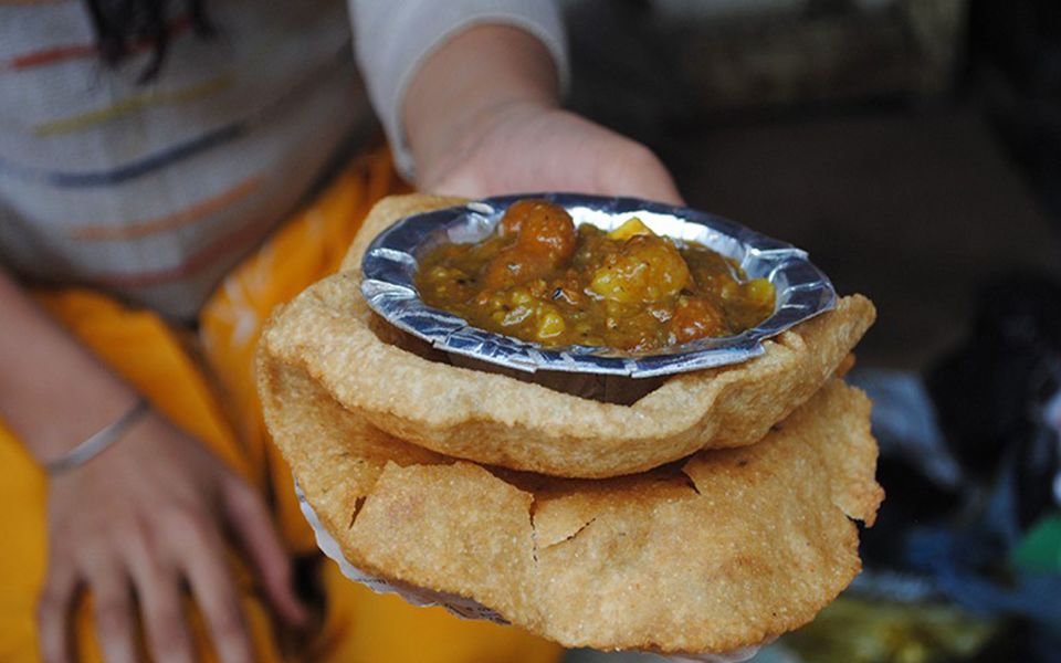 Varanasi: Night Tour With Aarti Ceremony and Street Food - Guided Street Food Adventure