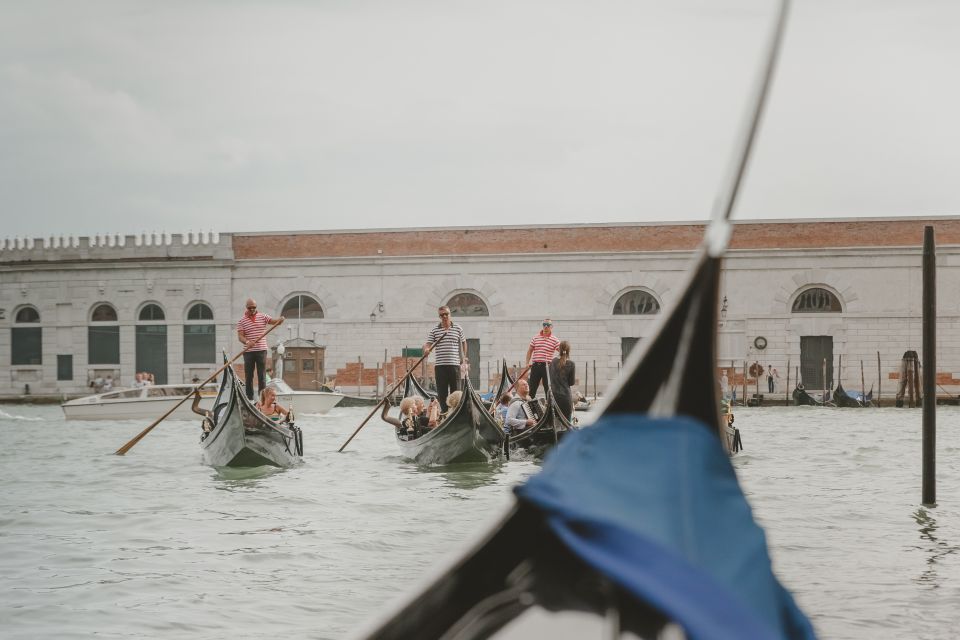 Venice: Private Gondola Ride With Photo Shoot - Capture Special Moments in Venice