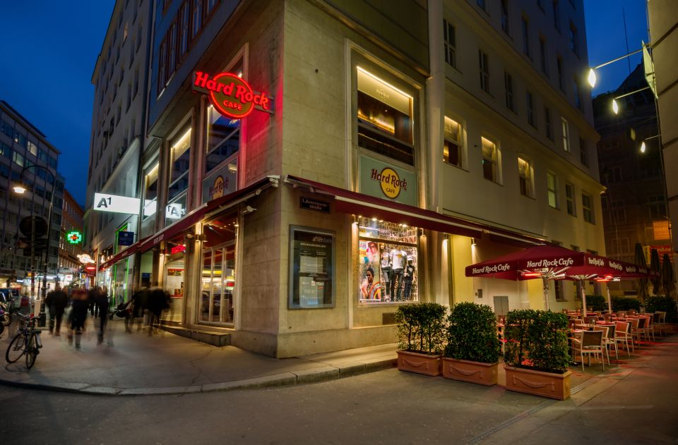 Vienna: Hard Rock Cafe With Set Menu for Lunch or Dinner - Unique Dining Experience