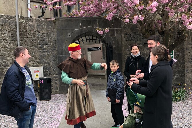 Walk the Medieval Mile With Pat - Meet Your Guide, Pat