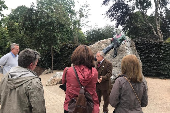 Walking Tour in Merrion Square Park With a Pint of Guinness Dublin Rogues Tour - Meeting Point and Duration