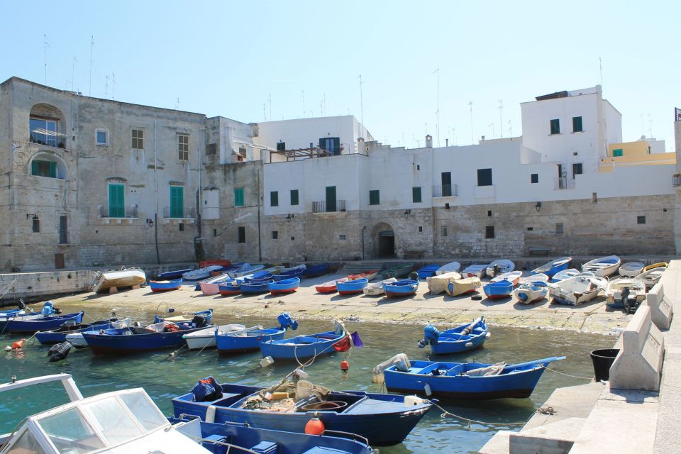 Walking Tour In The Wonderful Monopoli - Discovering the Castles History