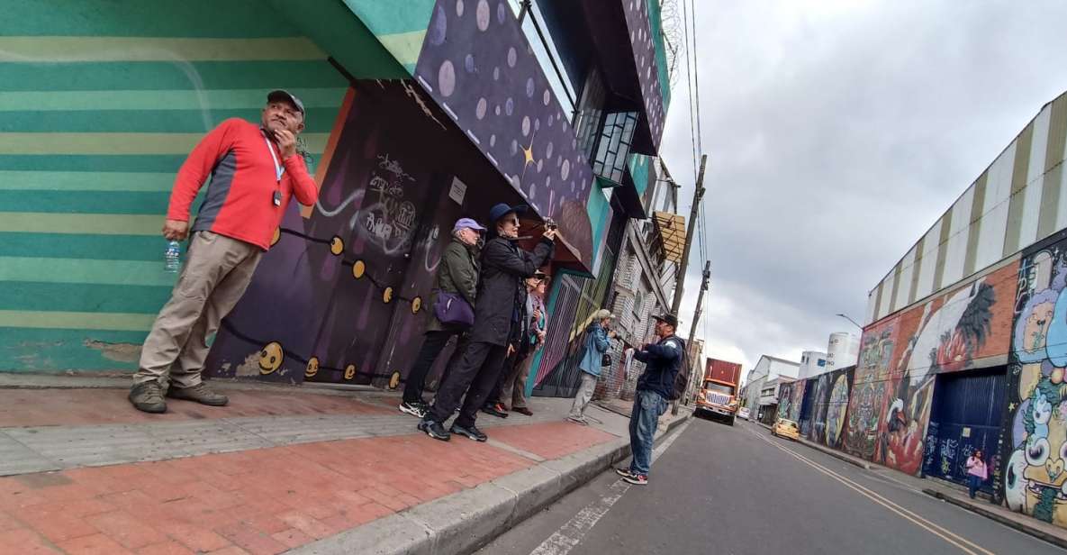 Walls of Wonder: Immersive Journey Through Distrito Graffiti - Experience Highlights