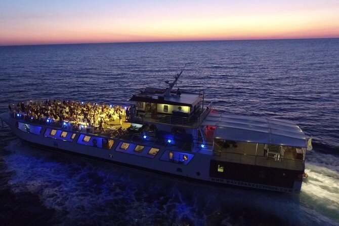 Wave Dancer Fireworks Night Cruise - Meeting Point and Pickup