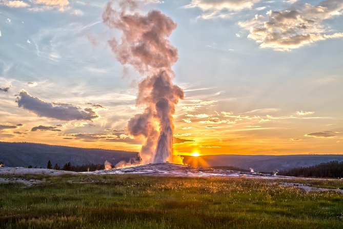 Yellowstone and Grand Teton 4 Day 3 Night Wildlife Adventure - Included Amenities and Accommodations