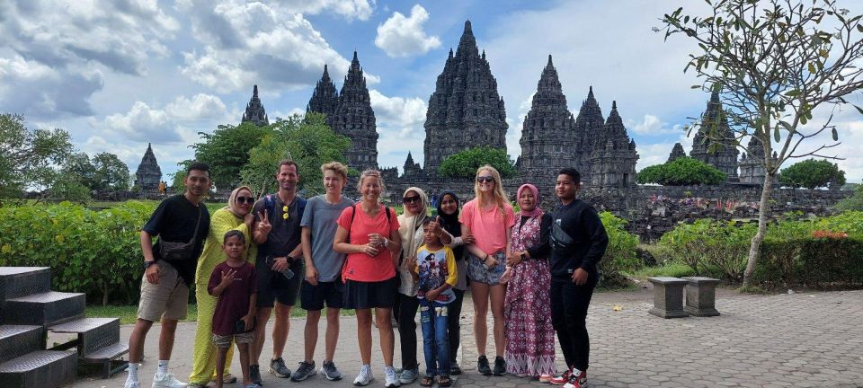 Yogyakarta Experience One Day Tour Borobudur and Prambanan - Discovering Borobudurs Buddhist Grandeur