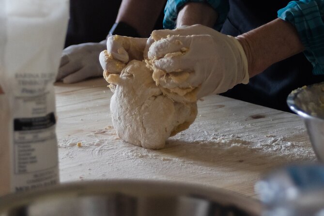 3-Hour Tuscan Cooking Class With Wine & Oil Tasting - Good To Know