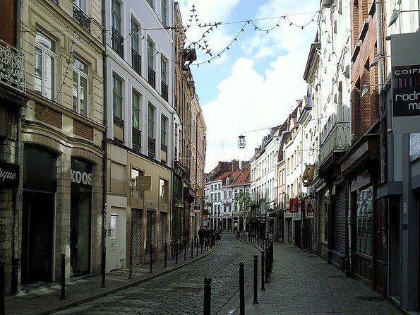 30-Minutes Private Guided Tour of Lille by Convertible 2CV - Good To Know