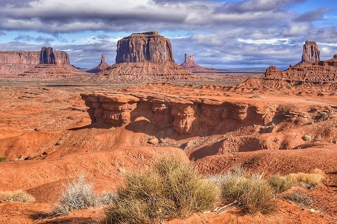 1.5 Hour Tour of Monument Valleys Loop Drive - Key Landmarks