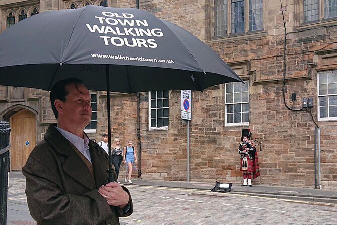 1-Hour Historical Walking Tour Discovering Edinburghs Old Town - Accessibility Features