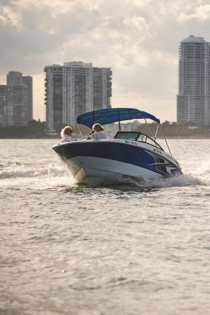 1 Hour Miami Private Boat Ride With Champagne and Captain - Tour Duration and Languages