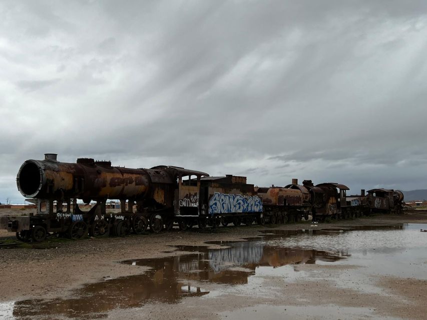 2-Day Private Tour Uyuni Salt Flats Including Tunupa Volcano - Included Services