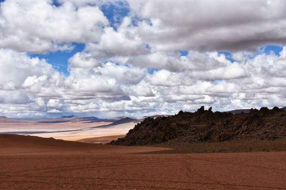 2-Days Round-Trip From Chile to Uyuni Salt Flats - Day 1 Highlights